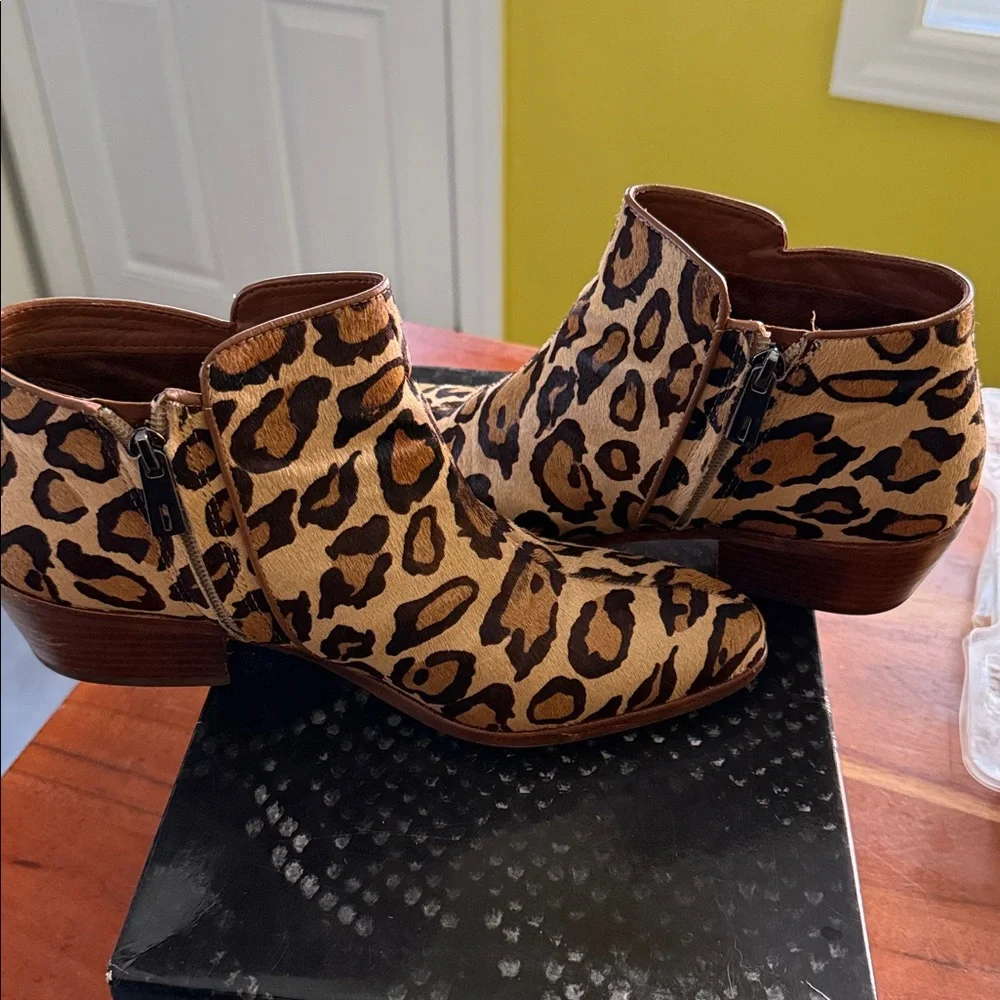 Sam Edelman Leopard Print Calf Hair Petty Ankle Boots, size 8.5 - Picture 8 of 8